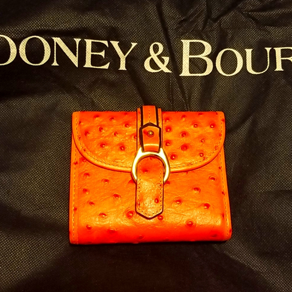 DOONEY AND BOURKE WOMEN'S WALLET